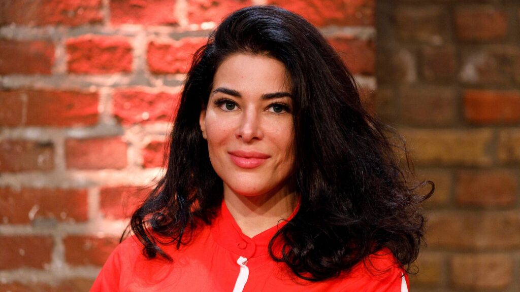 Yvonne Goldschmidt: Herkunft, Weg und persönliche Haltung